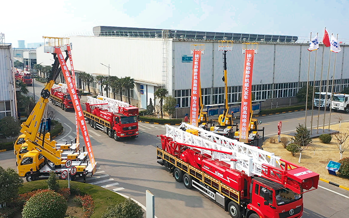 绿色修井效率再刷新，徐工电动修井机批量发车