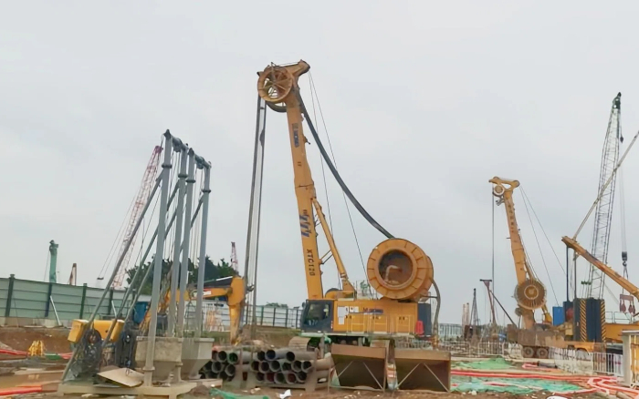 徐工 XTC120 双轮铣，攻克机场隧道复杂地质！